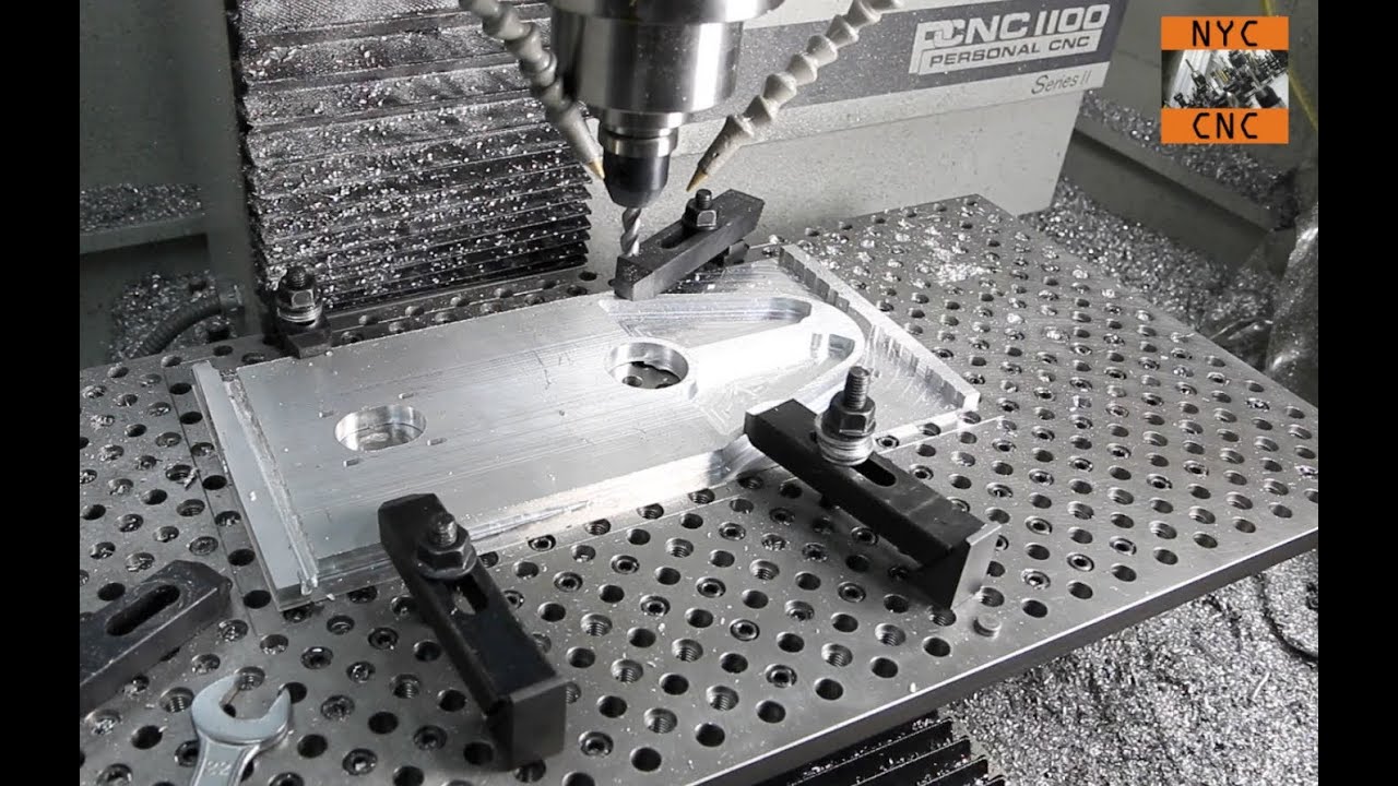 Производство на дому: обработка большой алюминиевой пластины на станке Tormach PCNC 1100