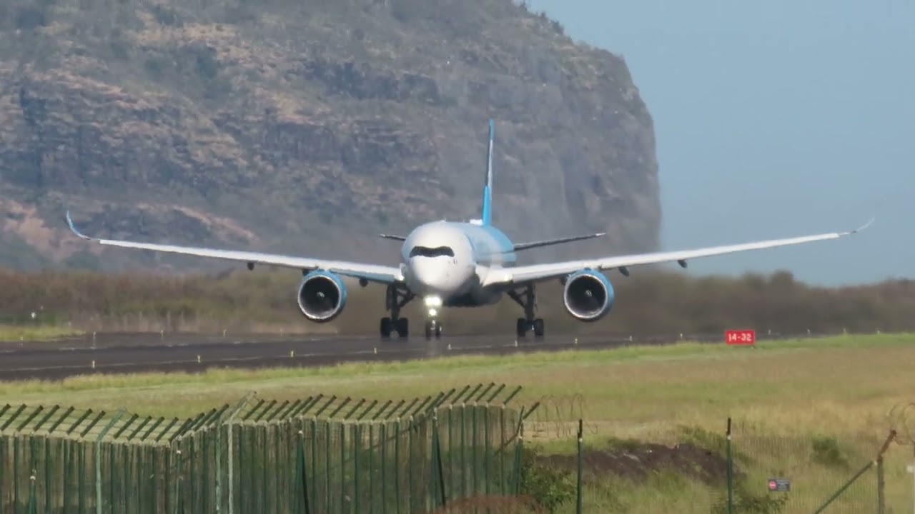 Départ pour Paris-Orly du vol FrenchBee 703 ,RUN - ORY