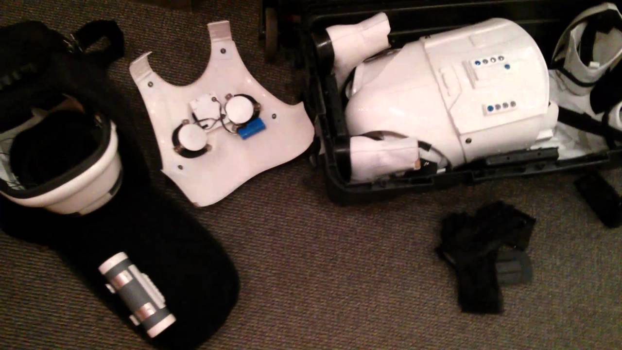 How to pack Stormtrooper armor in a transport bin