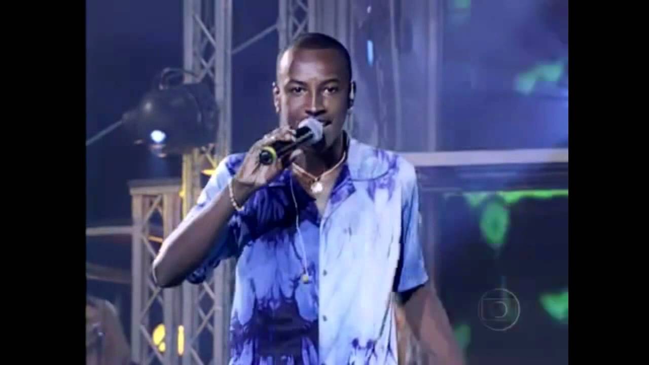 Thiaguinho no Fama - Pilotando O Baú - Video Show 19/04/2012