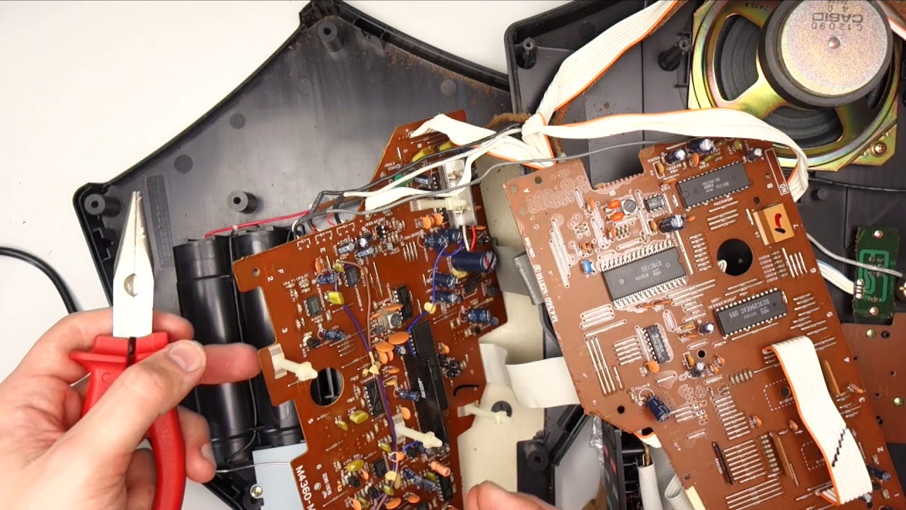 Bleepboxes Episode Six: Casio DG 10 Repair (won't power up)