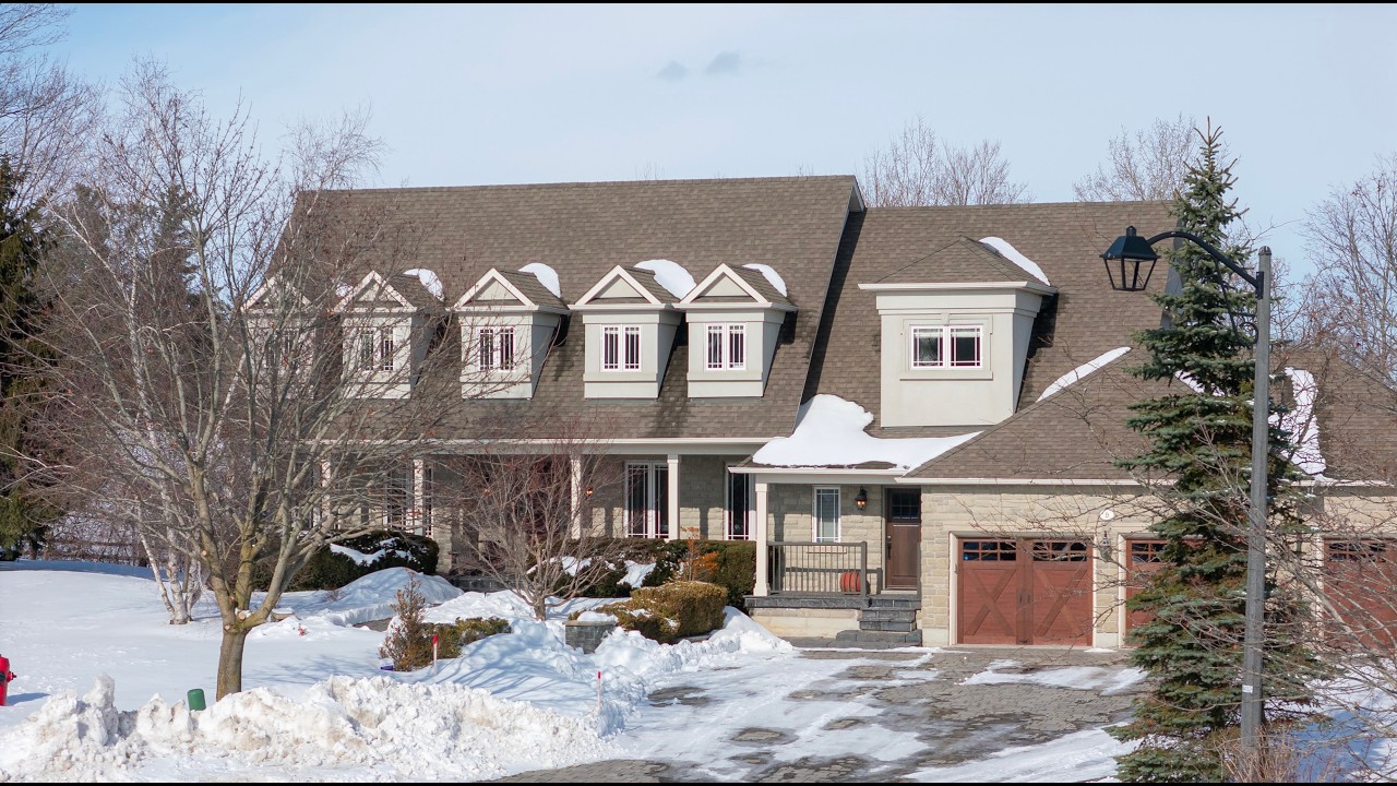 9 Black Court, Aurora, Ontario