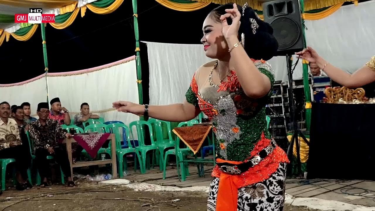 Tamu Melongo Lihat Goyang Si Centhil //Gondal-gandul