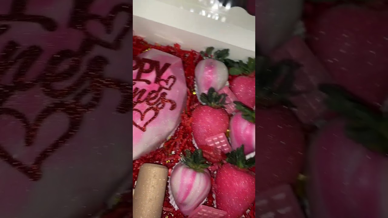 Breakable Heart Box !! 😍 Chocolate Lovers Dream 💞 #Valentinesday #Chocolateciveredstrawberries