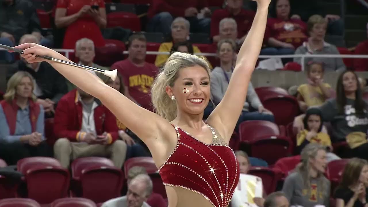 2021-22 Men's Basketball Halftime Performance - Feature Twirlers