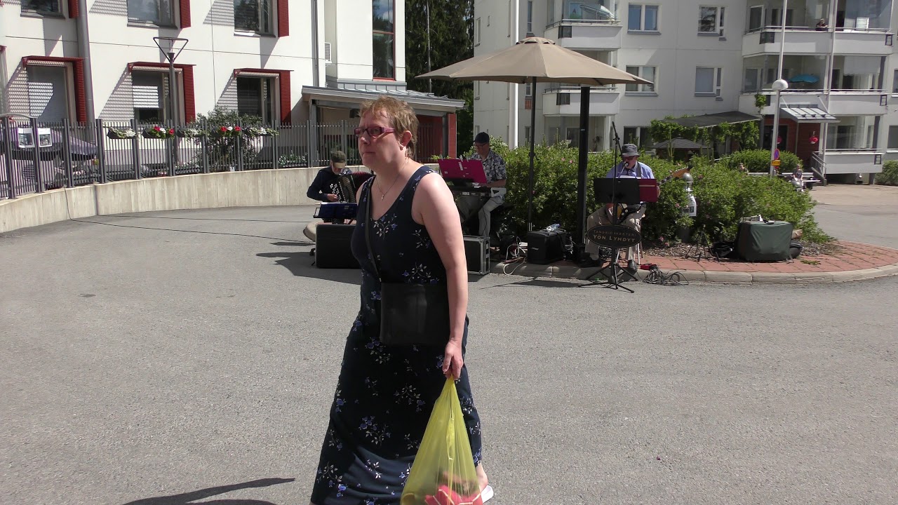 Yön Lyhdyt: Haaveileva hanuri