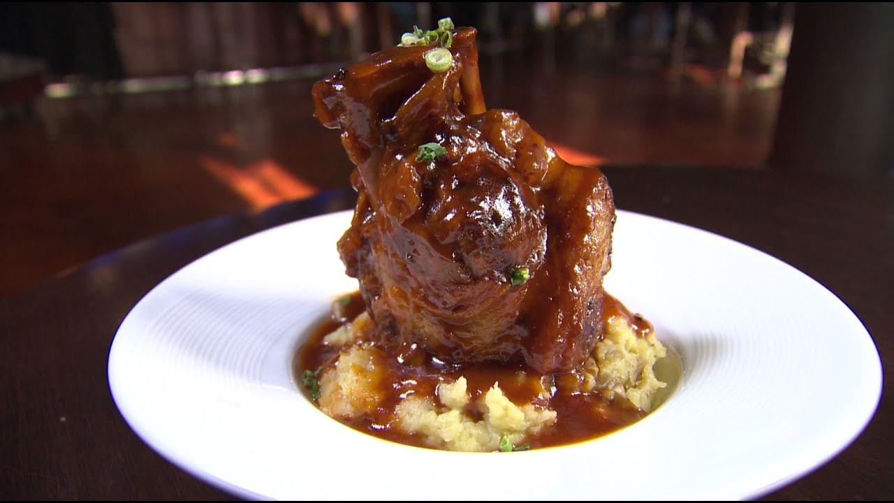 Лучшая свиная рулька в Чикаго: Side Street American Tavern