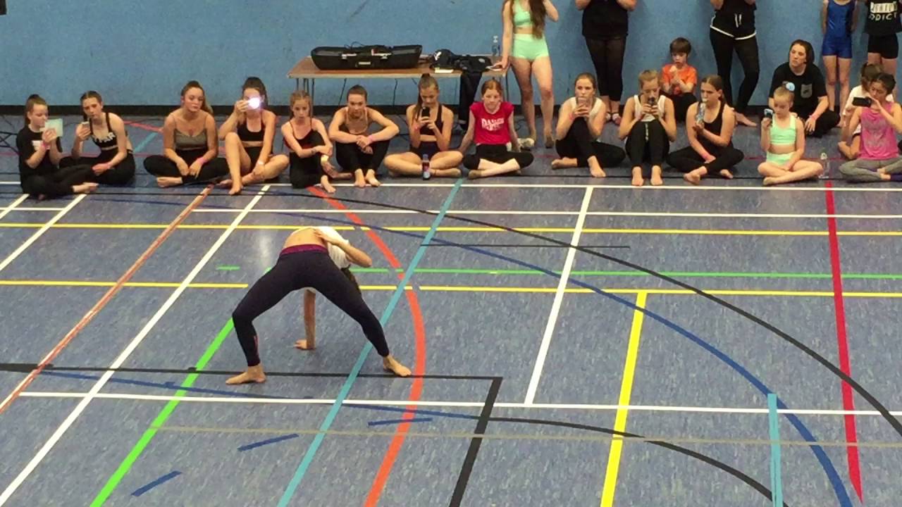 Kalani Hilliker UK tour - dance solo