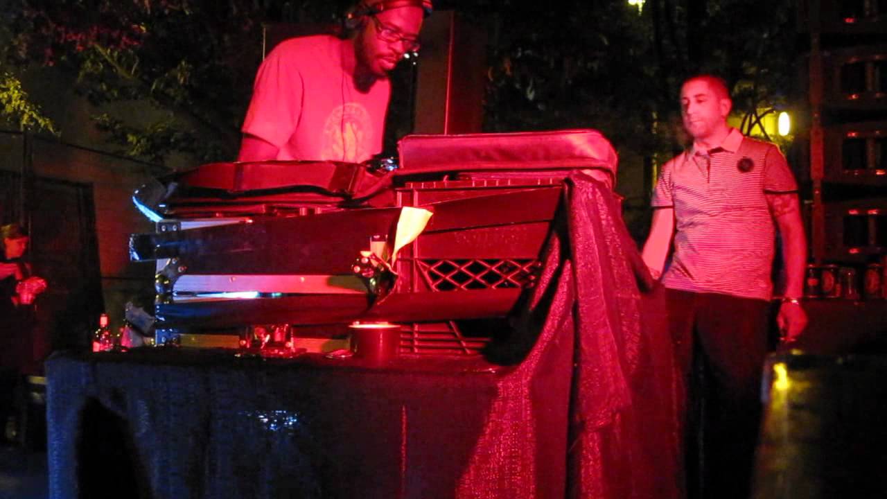 Black Coffee + Zepherin Saint @ Sunnyside [Toronto, Canada] June.30.2011 [Part 1]