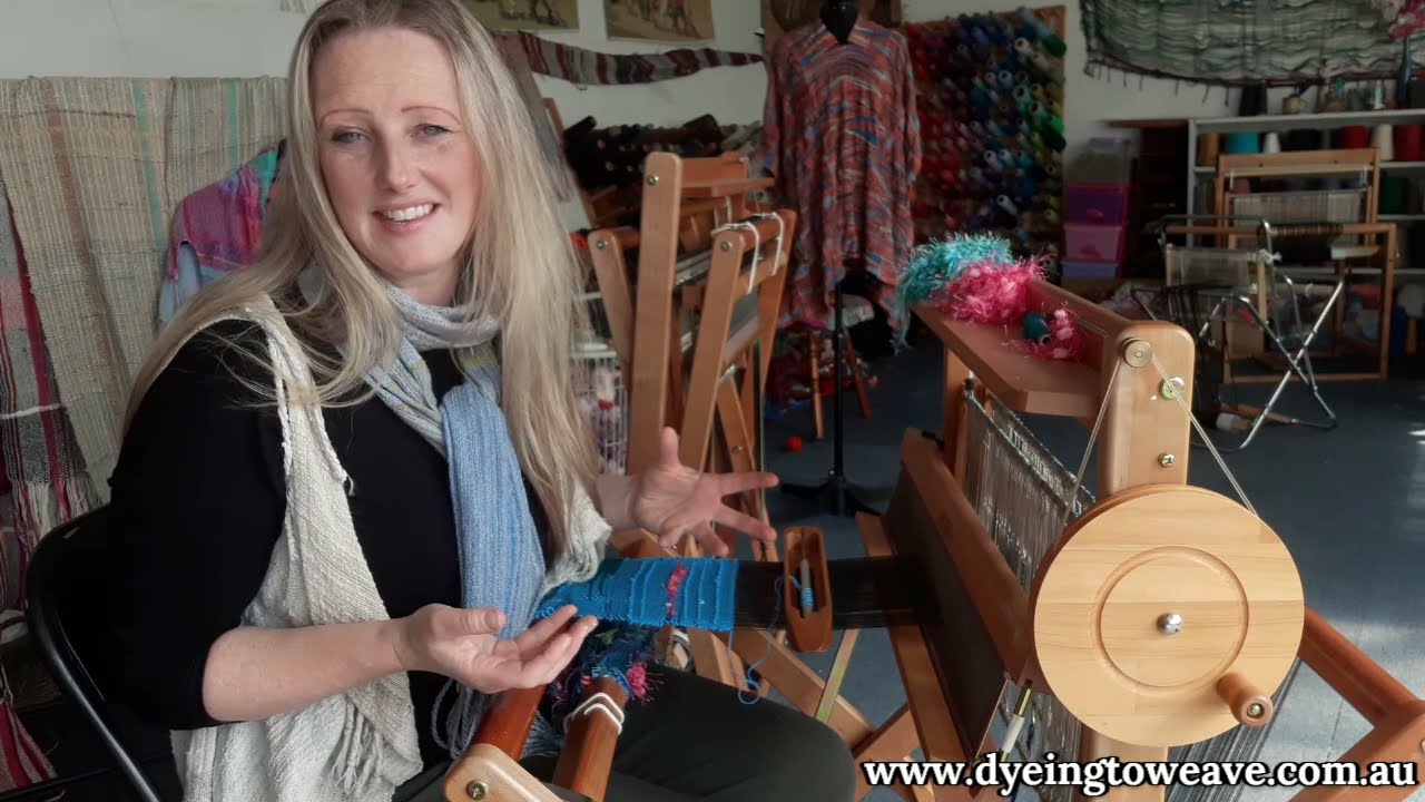 What is SAORI weaving and the SAORI loom
