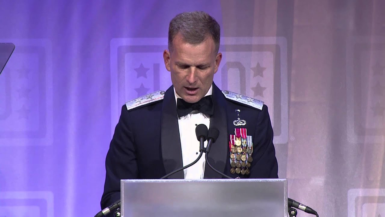 Chaplain Steals the Show at the 2015 USO Gala