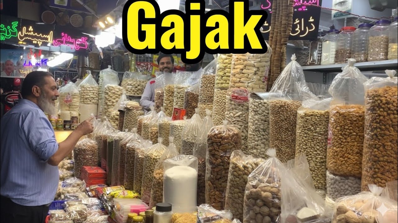 70 Years Old Gajak Shop at Nomaish Chowrangi | Kallu Bhai Gajak Walay #karachifood 