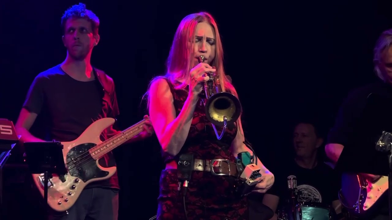 Chris Beckers feat. Teun Creemers, Ren&eacute; Creemers, Saskia Laroo & Herman Wolters