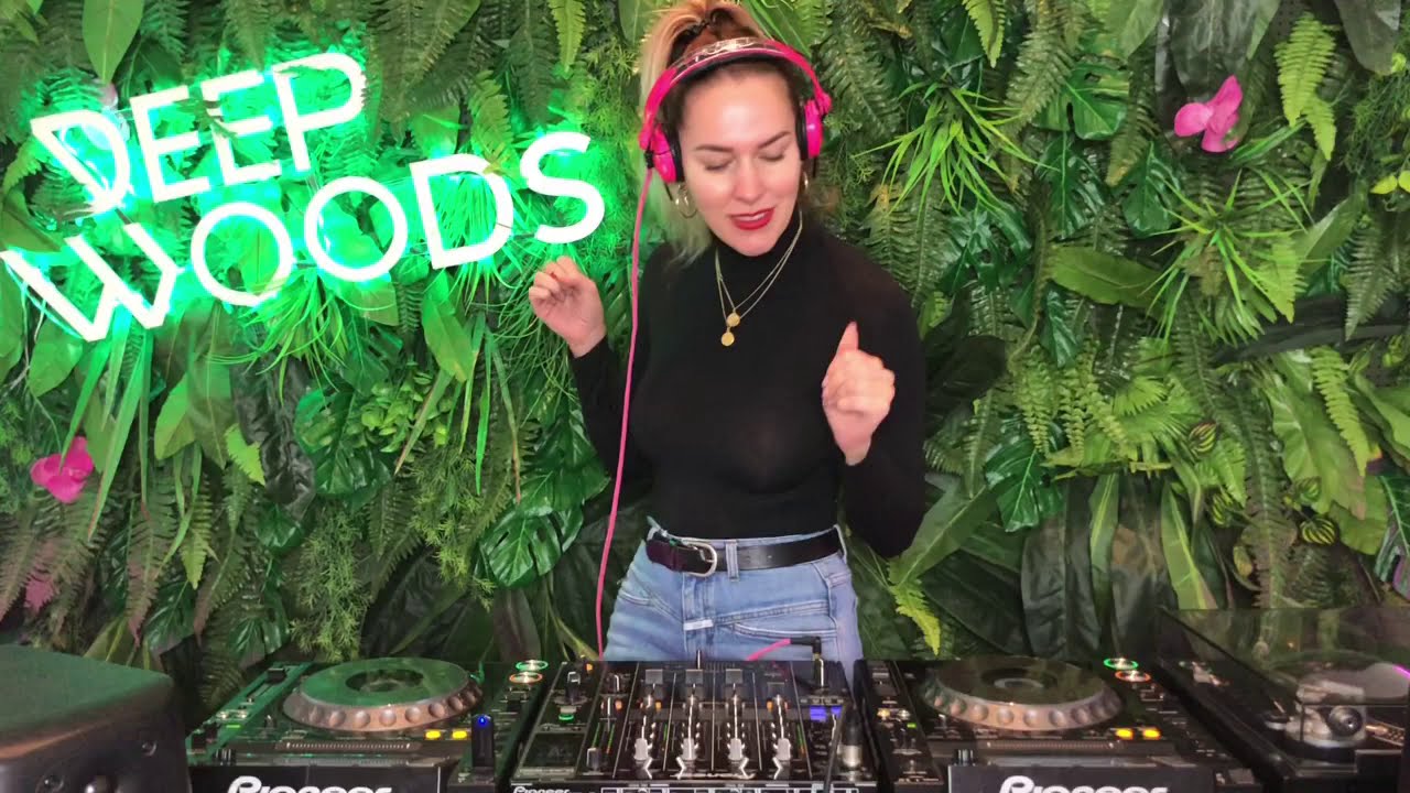 Pretty Pink - Deep Woods #065 (Radio Show)