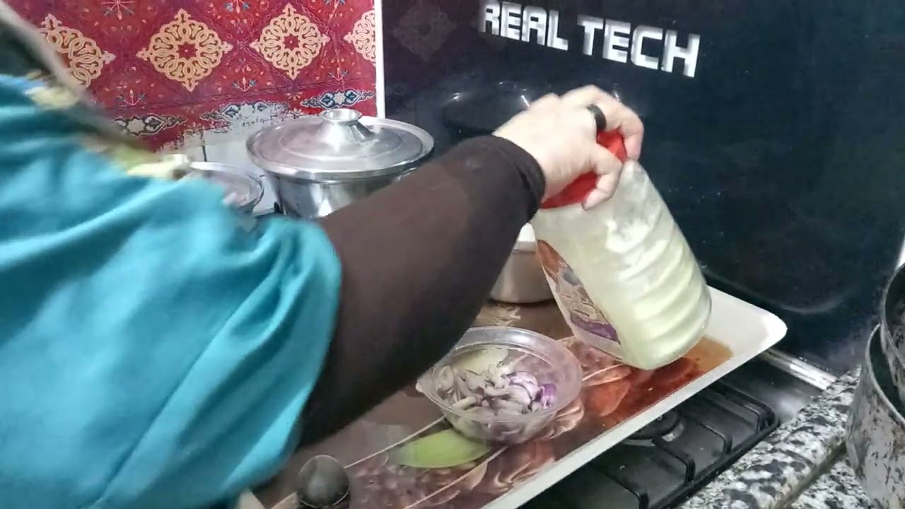 طريقة عمايل البميه.   مع فراخ   اكل سوتيه