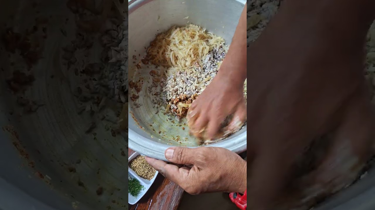 Lawar kulit sapi bumbu Bali 