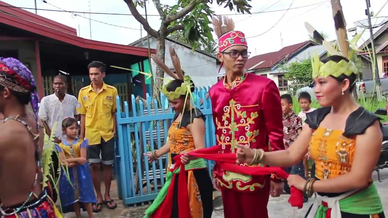Prosesi Perkawinan Adat Dayak Dusun  Ma'anyan
