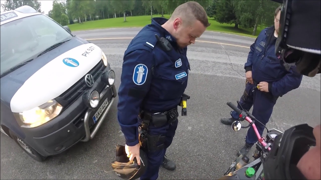 Cops pull over!? | Derbin vireistä ja polliisit pysäyttää?!