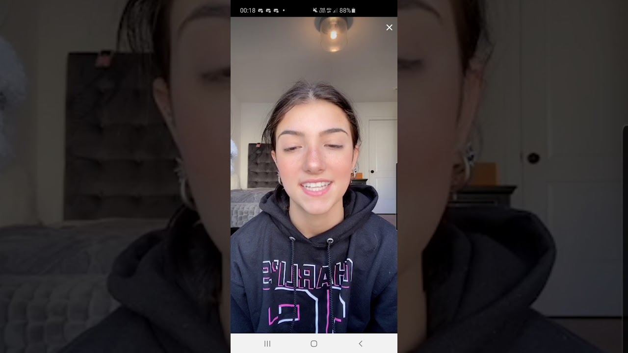 Charli Damelio Tiktok live 05/1 Makeup tutorial.