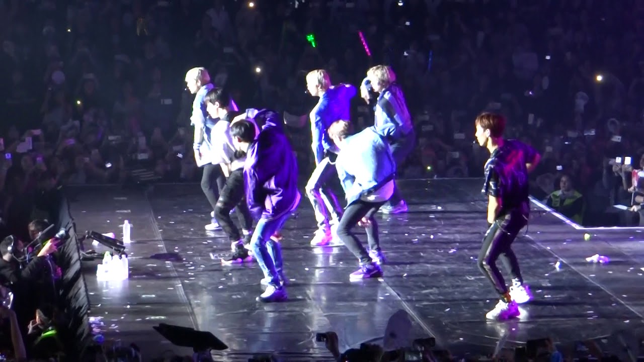 ' From Zero ' | MONSTA X in Chile 180810 |