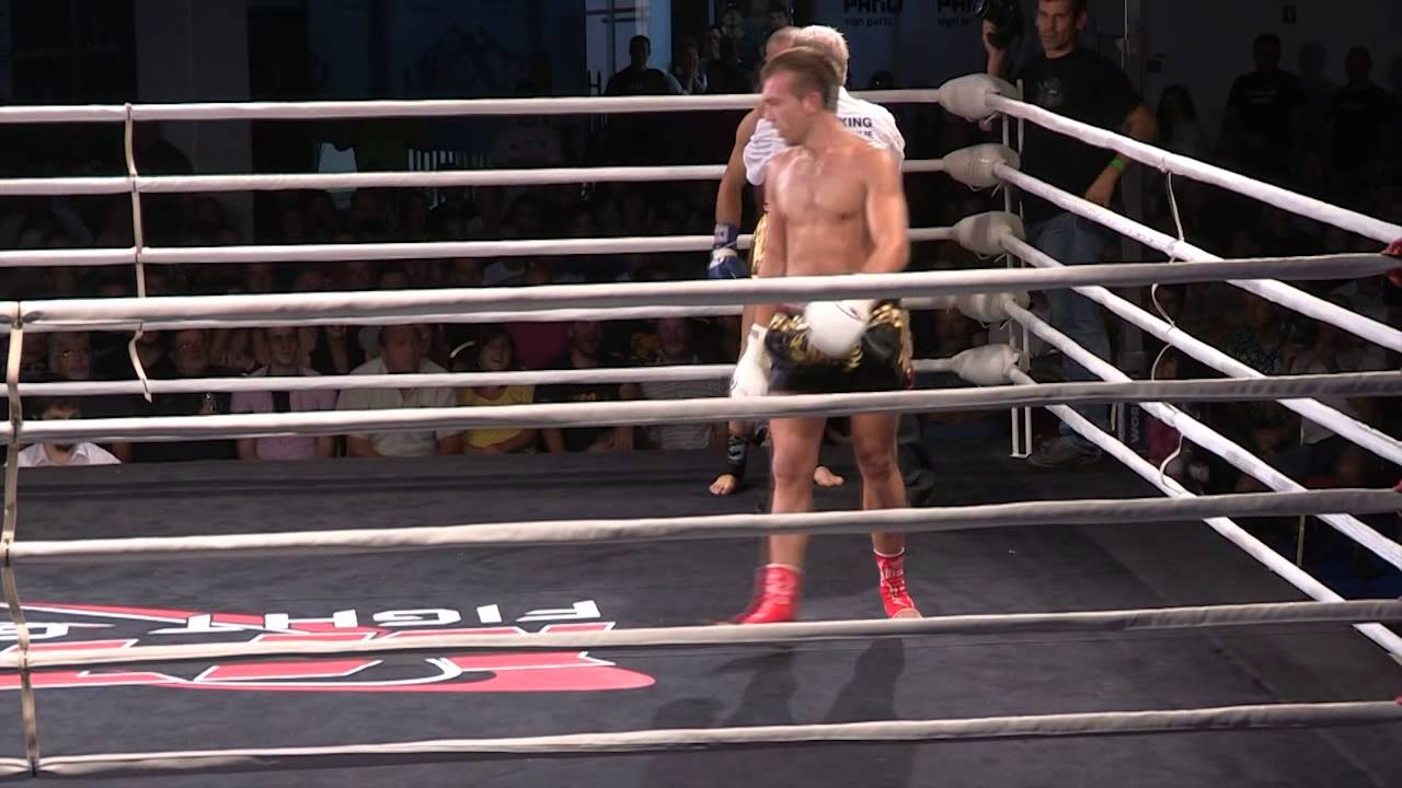 Sanel Muslič (blue corner) Vs Samo Petje 2. in 3. runda