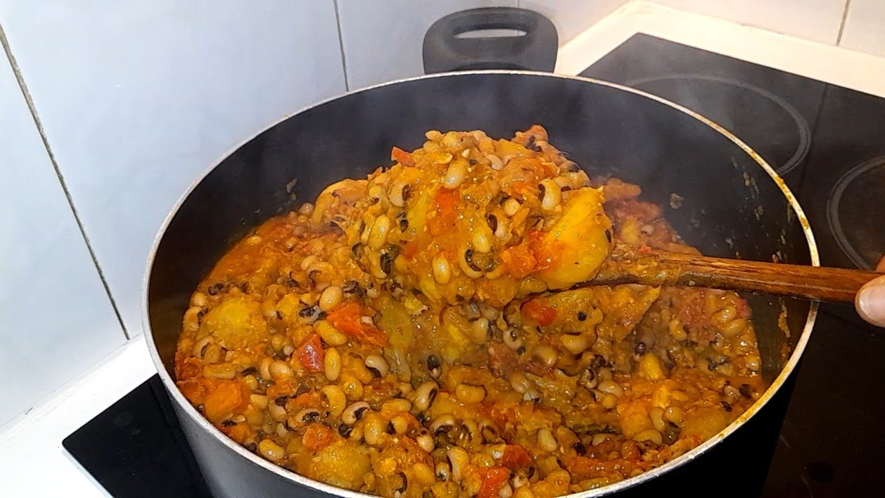 How to cook Beans and Plantain| Healthy and full with protein| Nigeria beans and plantain porridge