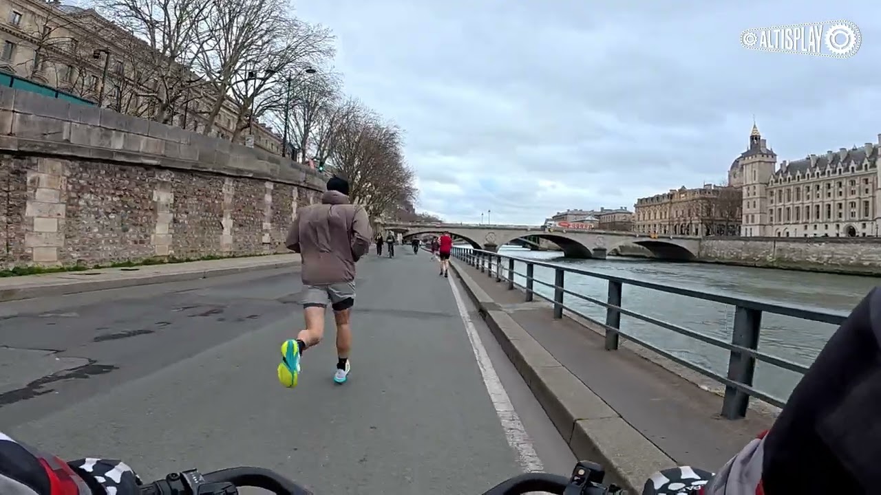 Rive droite à vélo : d’ouest en est, le parcours du combattant