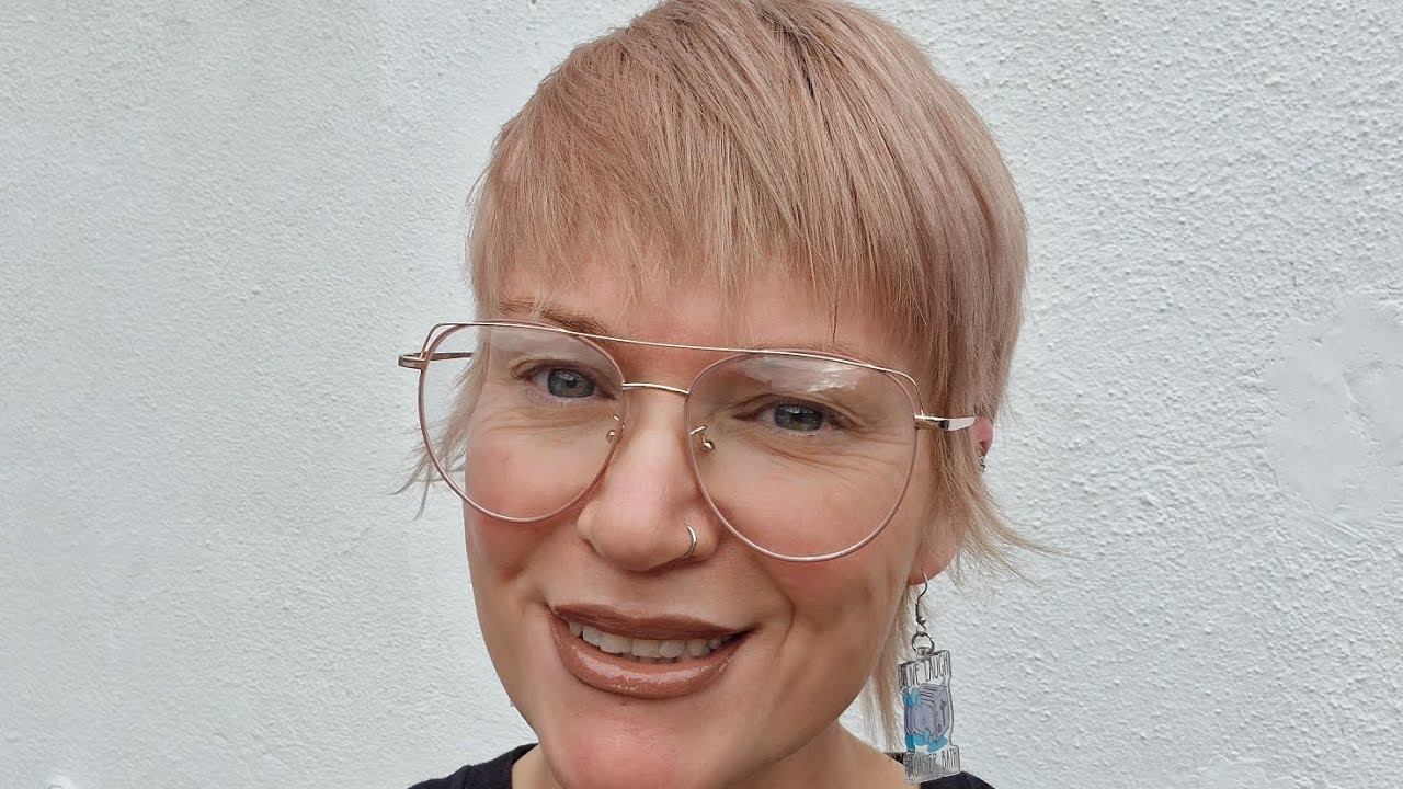 wella colour color touch 8/35 toning my hair excuse the straighten lines in my end result in a rush