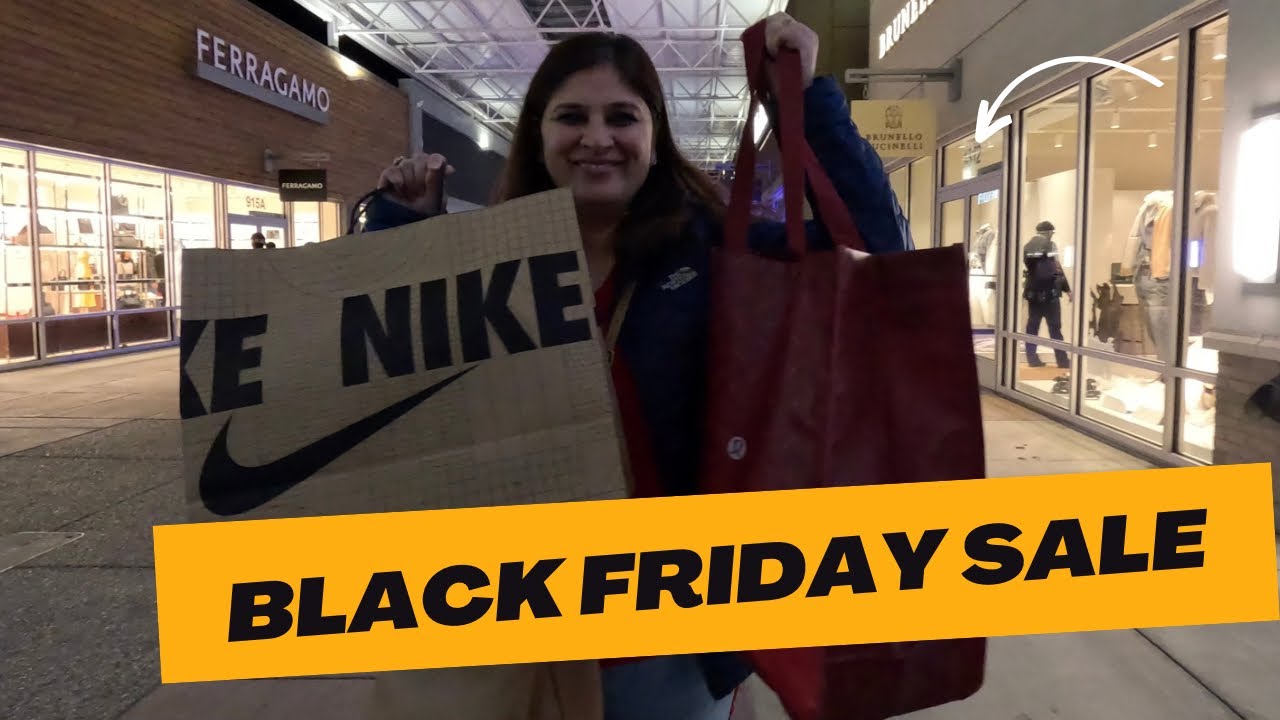 Black Friday Shopping at Toronto Premium Outlet
