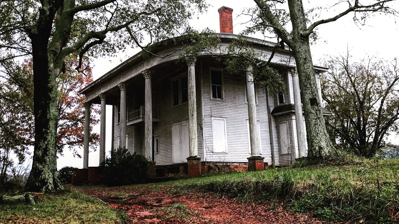 Beautiful Abandoned Southern Farm House built in 1907 in Georgia