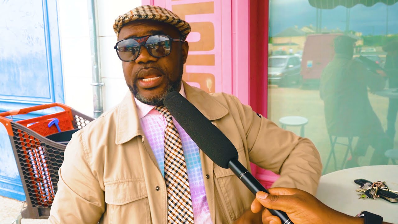 POLEMIQUE : TRÈS BELLE ÉMISSION DE SAPOLOGIE AVEC MIKE ELU DE DIEU LE GRAND PLAY-BOY DE BLOIS