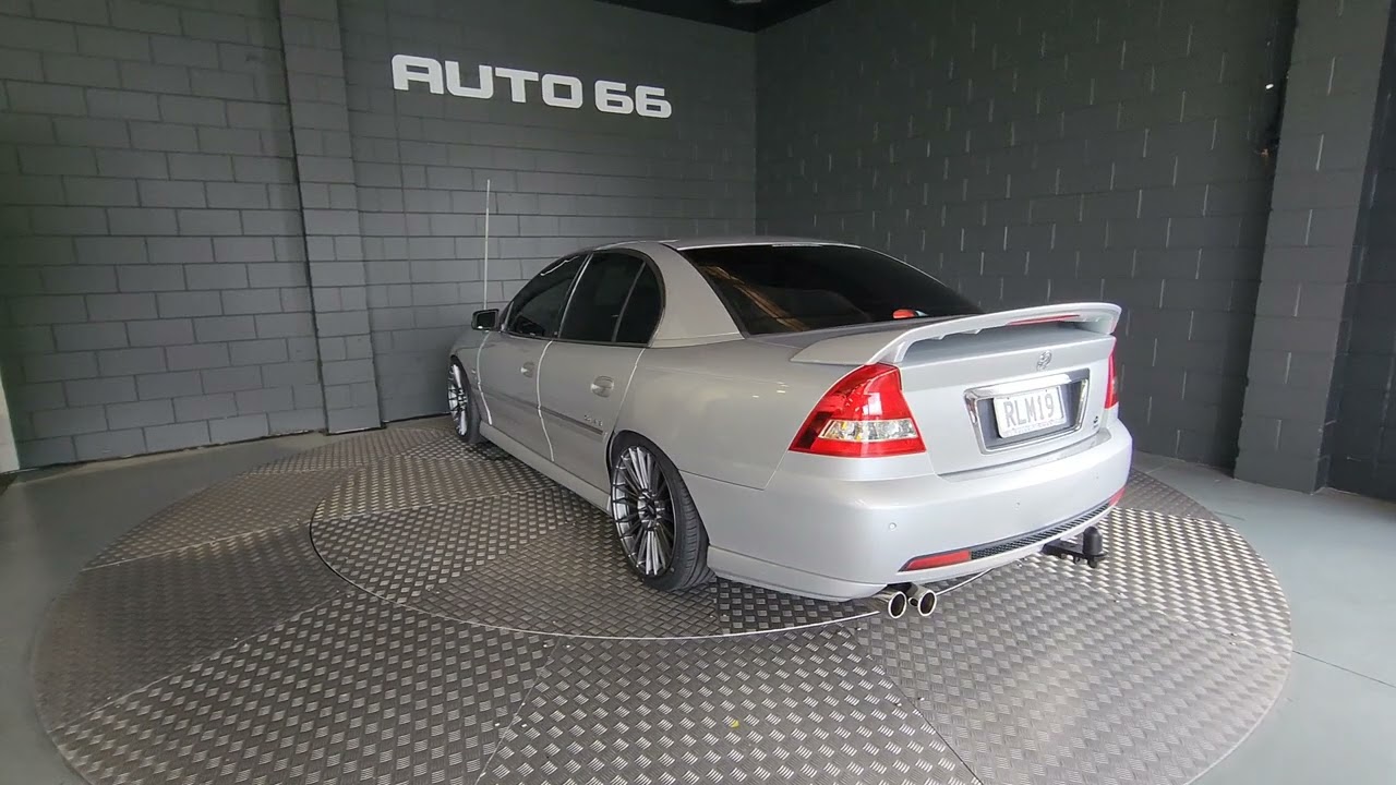 2005 Holden Commodore Calais V8