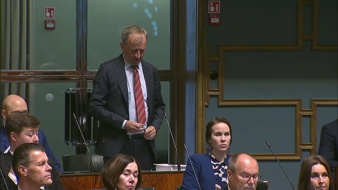 Harry Harkimo liikenyt nestem&auml;isen kaasun ja bitumin tuonnin est&auml;minen