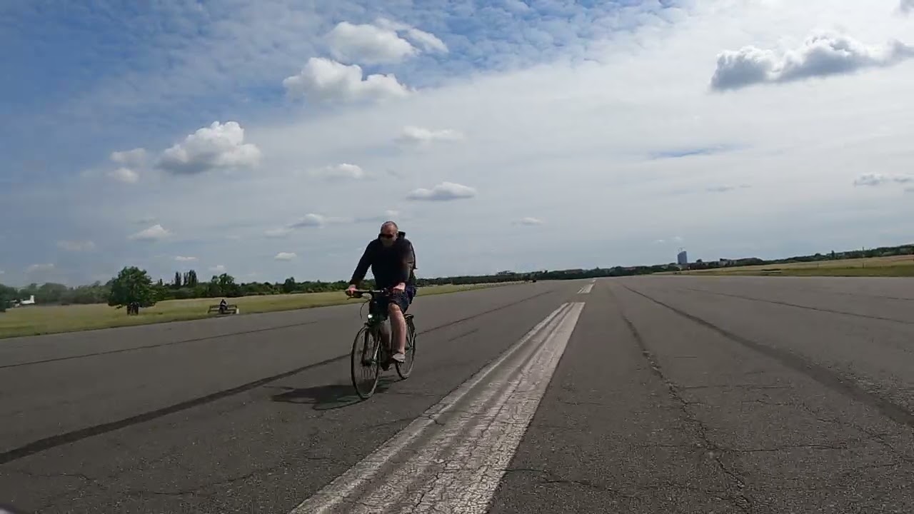 Berlin - E-Cruiser - Tempelhofer Feld 1
