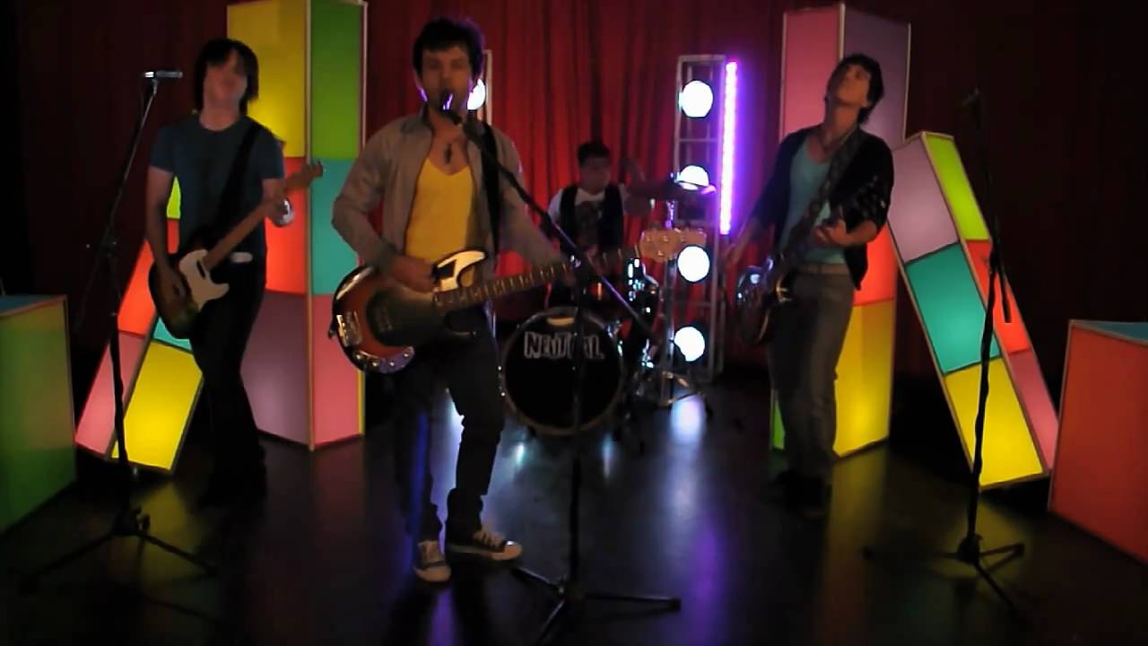 Neutral - Tiendo a Soportar [Video Oficial]
