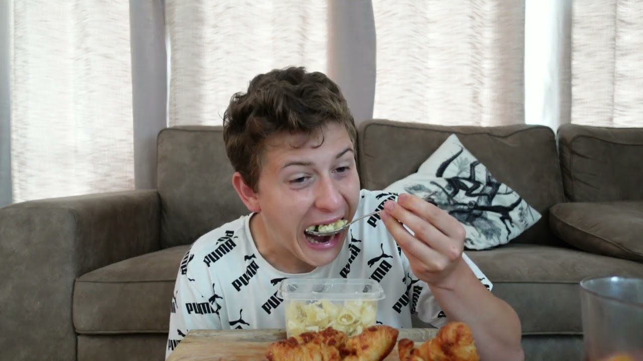 Q&A MUKBANG ( Leftover Pasta & Croissant ) Breakfast