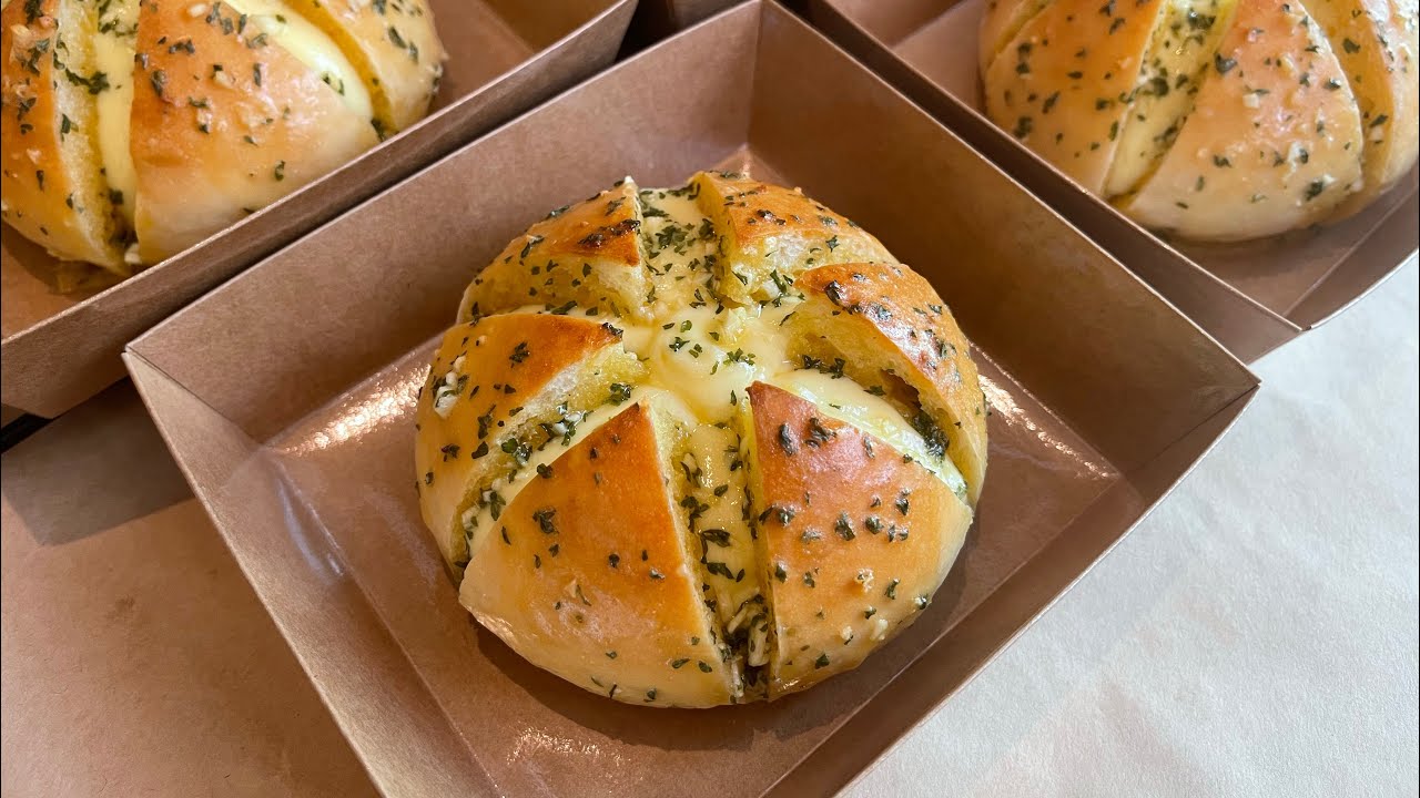 ขนมปังกระเทียมครีมชีส | Cream Cheese Garlic Bread |ขนมปังนุ่มสูตรพักแป้งรอบเดียว นวดด้วยเครื่องBear