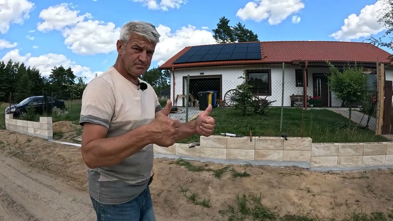 Ogrodzenie Konekt Boka, druga warstwa bloczków.