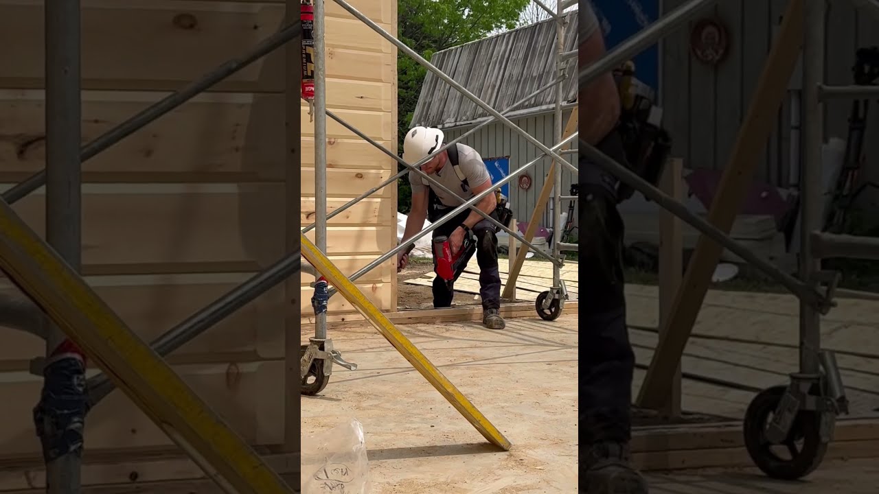 Wall raising - TIMBER BLOCK | Mike Holmes Jr