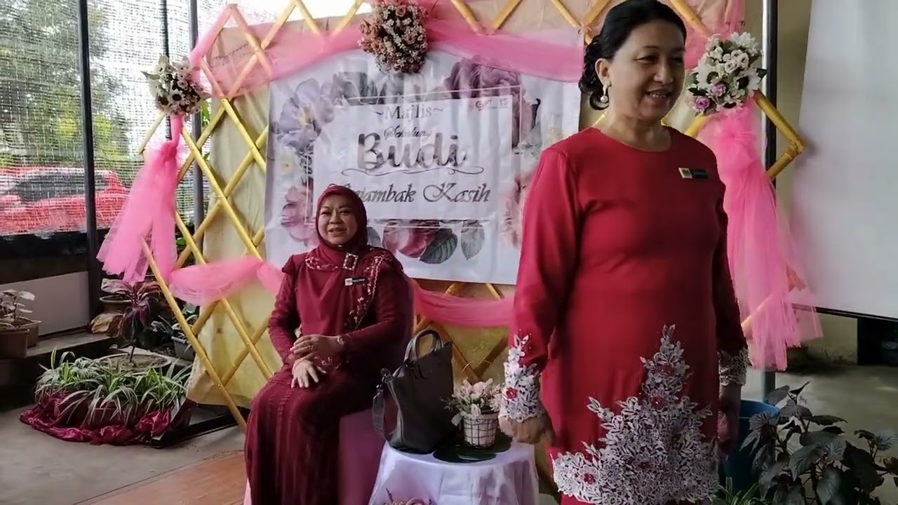 TVPSS EPISOD 34 : MAJIS PERPISAHAN KERANA PERPNDAHAN CIKGU MASLINAH HJ SUPU KE SEKOLAH BARU.