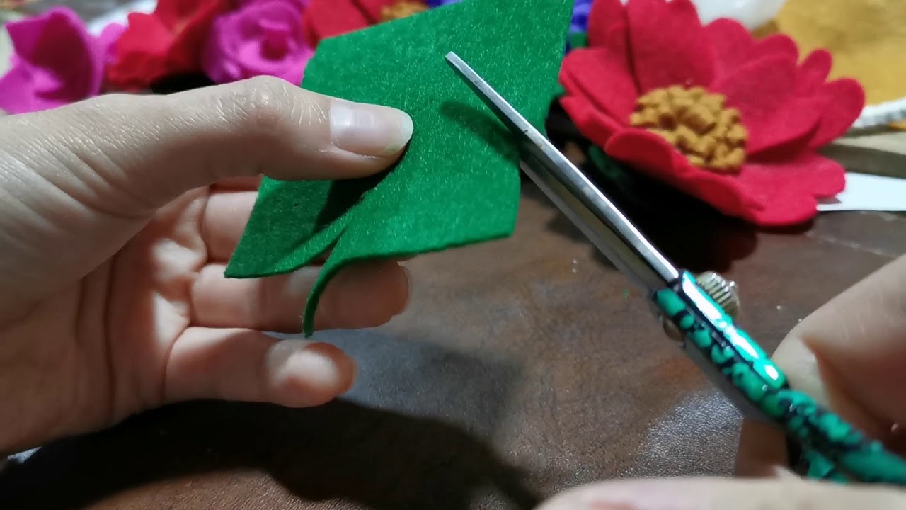 ¿Cómo hacer una hojita en fieltro o paño lenci?... Fácil, rápido y sin moldes.