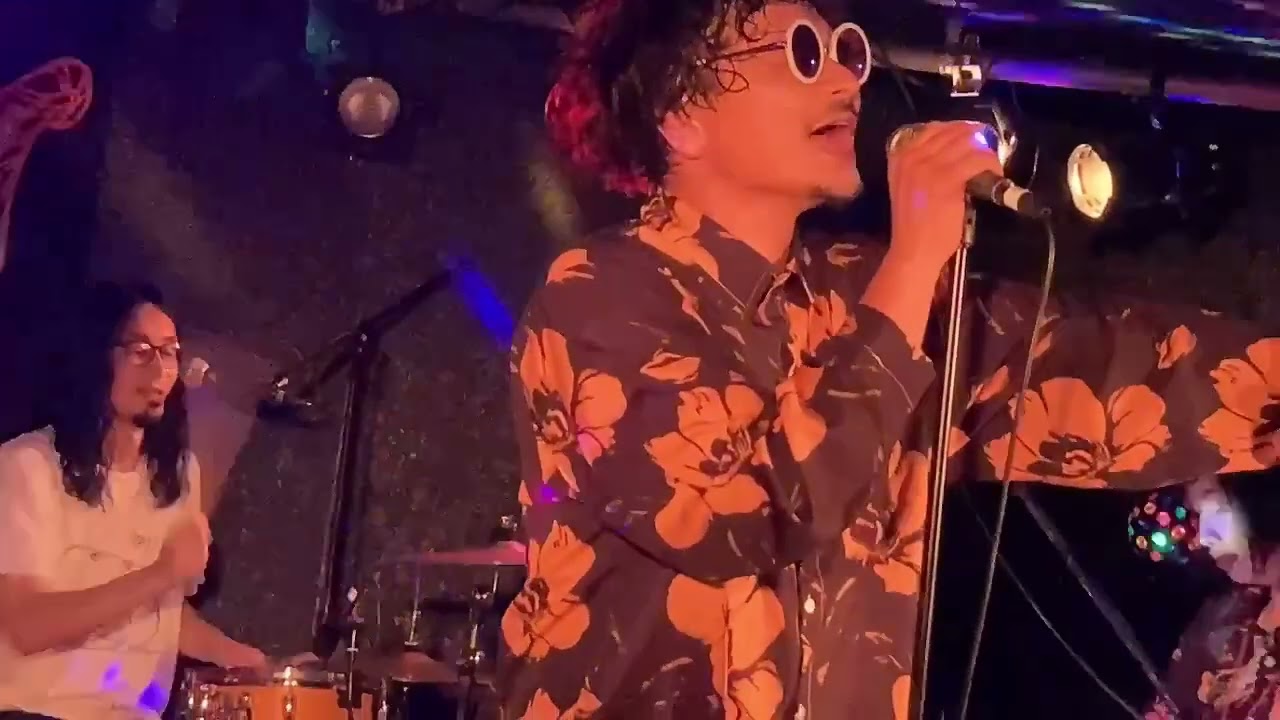 ヌーピーズ「アートミックな」LOVE FLASH FEVER