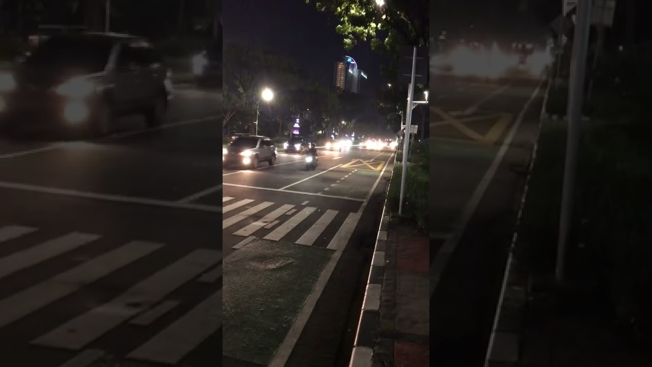 Menunggu Bus Transjakarta 1B di Senayan Park