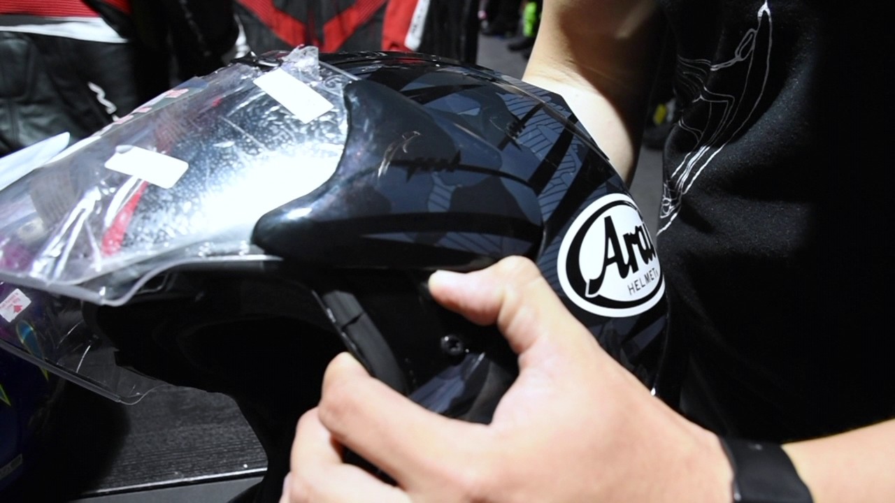 How to Replace the Arai Ram 4 Visor (B. Melayu)