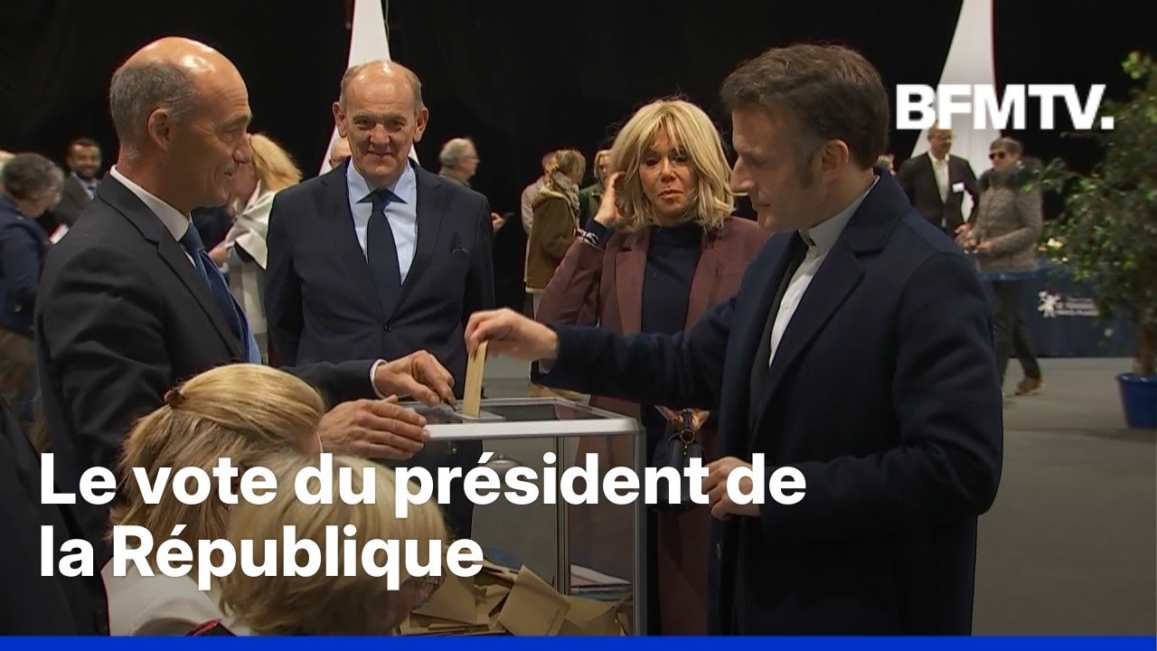 Municipales: Emmanuel et Brigitte Macron votent au Touquet