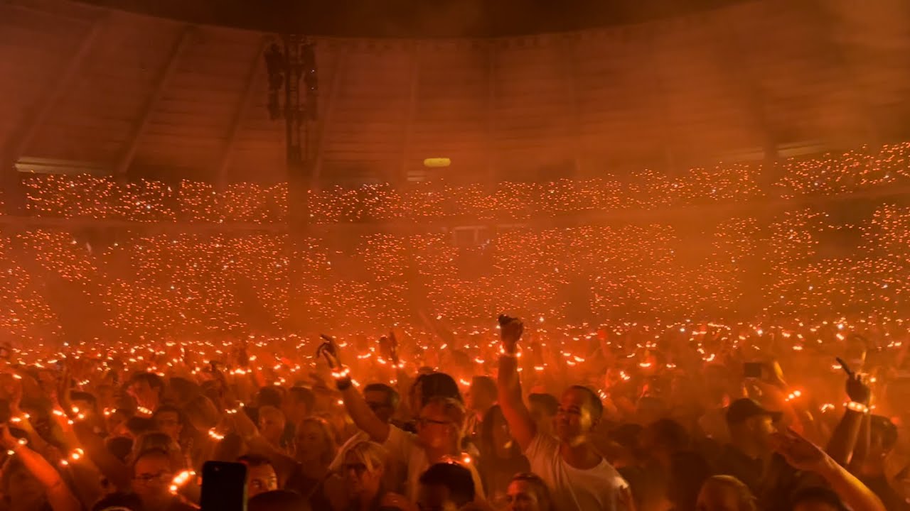 Coldplay - Fix You (live from Brussels 06/08/2022)