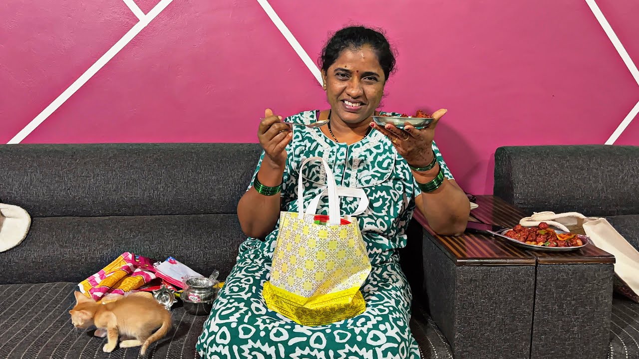 आईला हळदी कुंकू मध्ये कोण कोणत्या वस्तू भेटल्या 😍 #marathi #family #vlog 