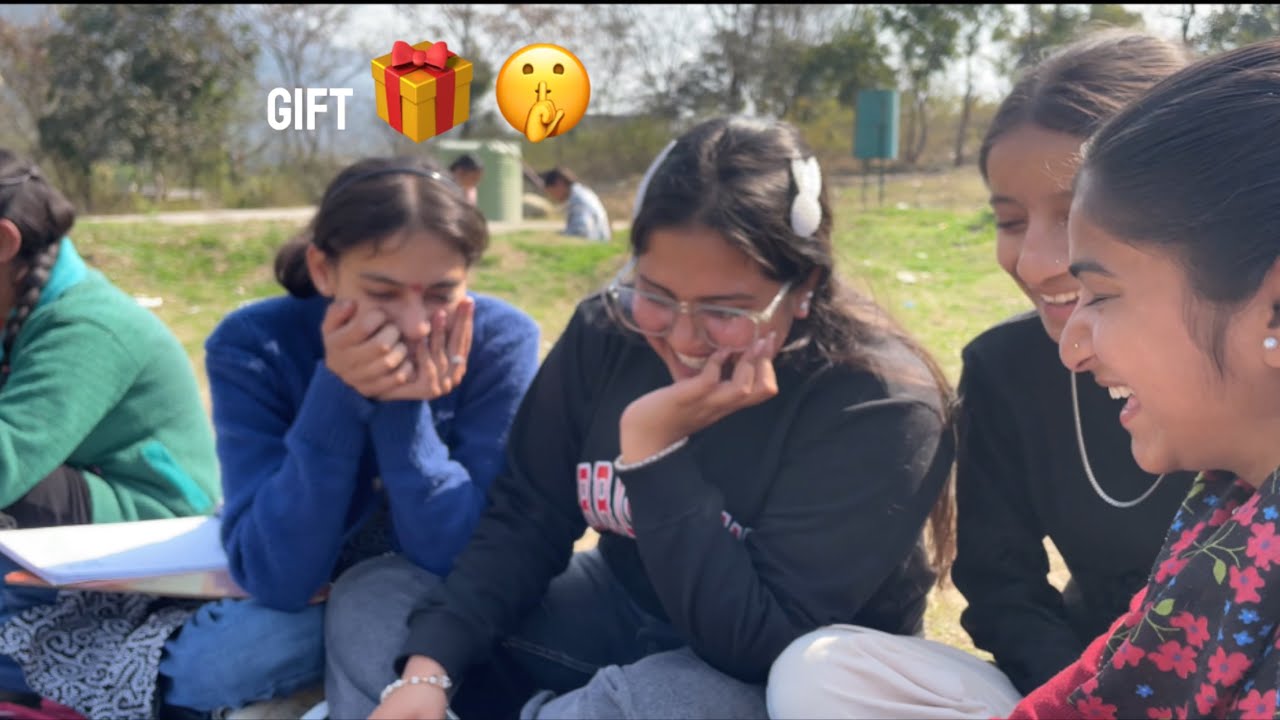 Aaj Meri Friend Ne Mereko Kya Gift  Diya | 🤨   	#indian vlog #lifestyle vlog 
