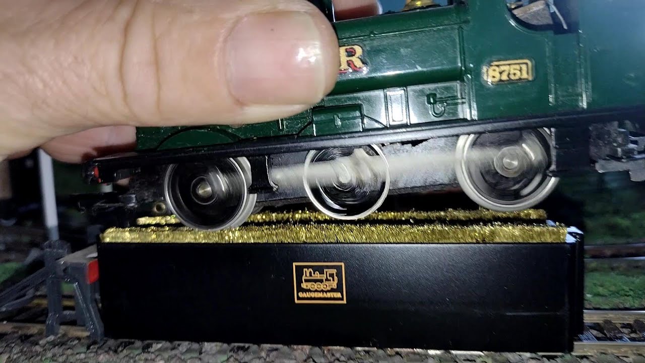 Gaugemaster GM60 Locomotive Wheel Cleaning Brush OO Scale Using Review