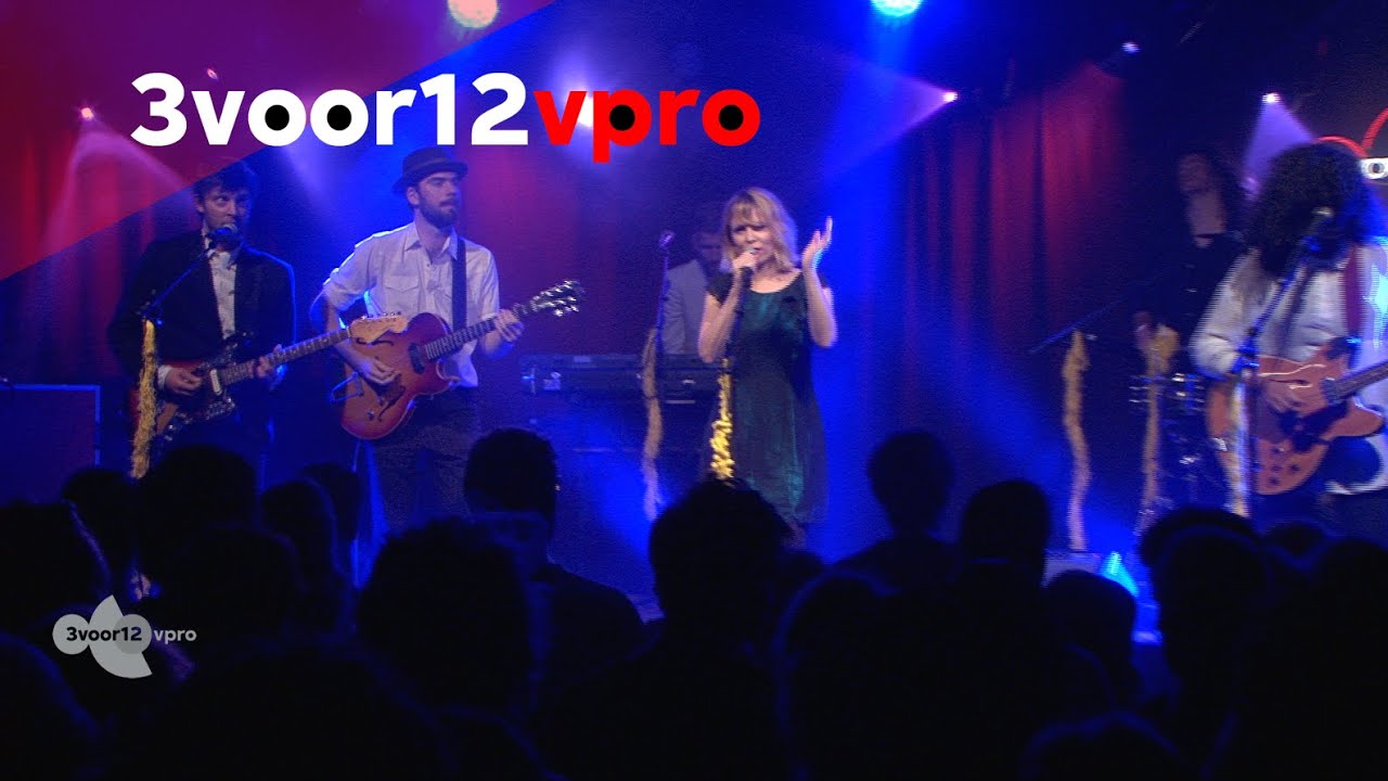 Janne Schra - Carry On (live @ 3voor12 Award 2015)